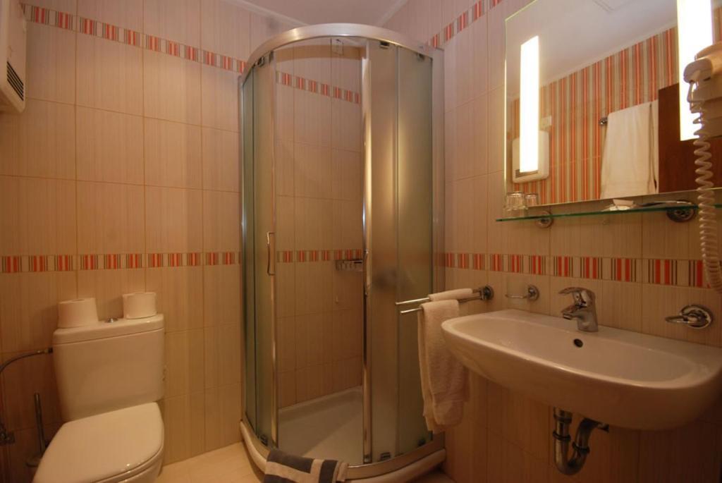 Hotel Elvetia Karpenísion Стая снимка