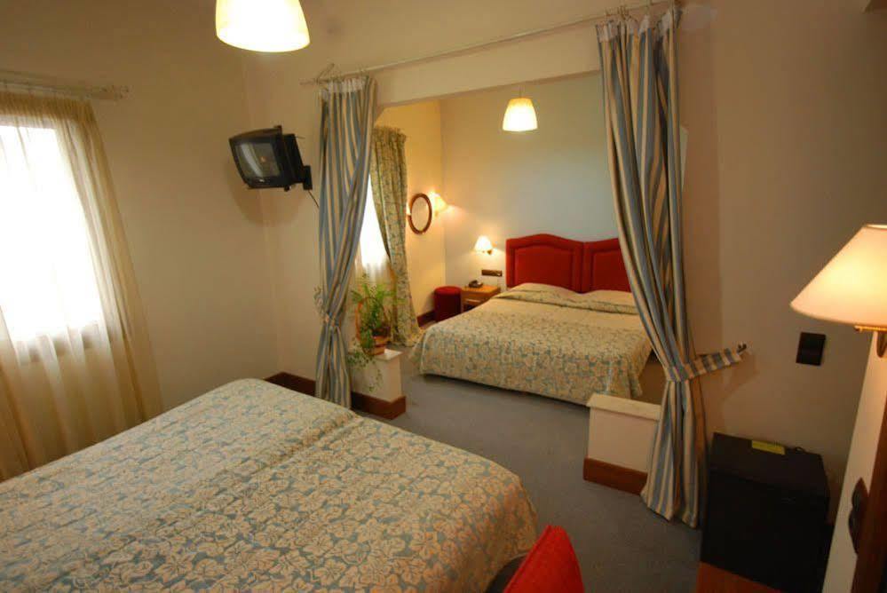 Hotel Elvetia Karpenísion Екстериор снимка