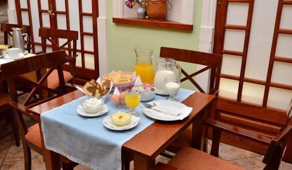 Hotel Elvetia Karpenísion Екстериор снимка