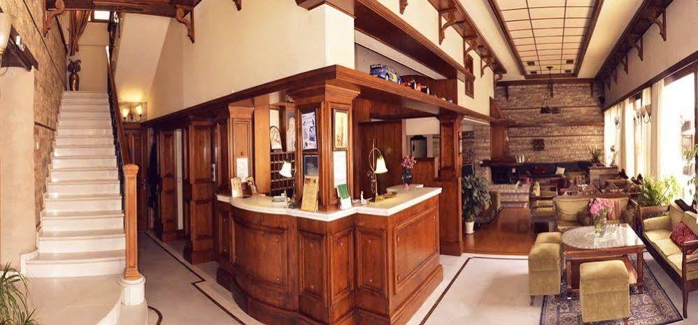 Hotel Elvetia Karpenísion Екстериор снимка